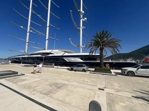 Privatni bazen Black Pearl – fotografija 1