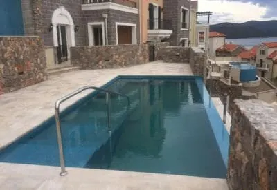 Privatni bazen Luštica bay