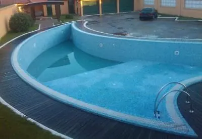 Privatni bazen Surčin