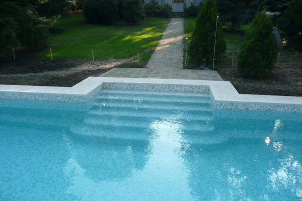 Privatni bazen Lackovićeva